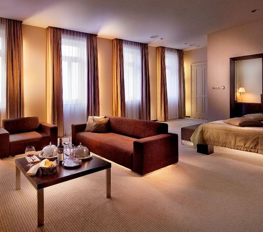 Roset Hotel & Residence