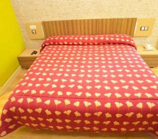 Hotel Holiday