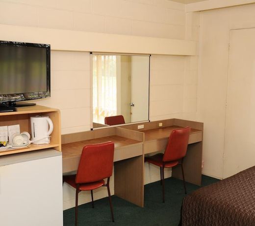 Peninsula Motor Inn