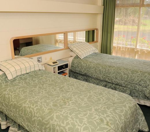 Peninsula Motor Inn