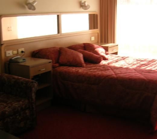 Peninsula Motor Inn