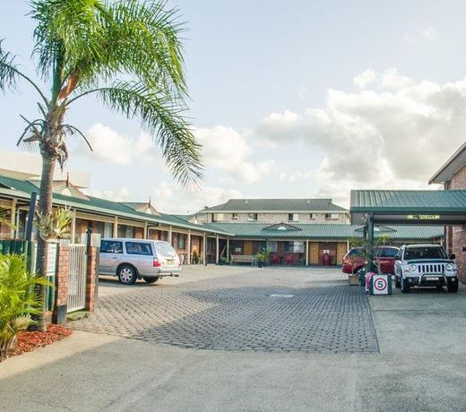Arabella Motor Inn (formerly South Tweed Motor Inn)