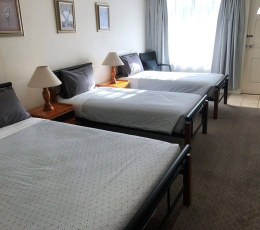 Cooks Endeavour Motor Inn