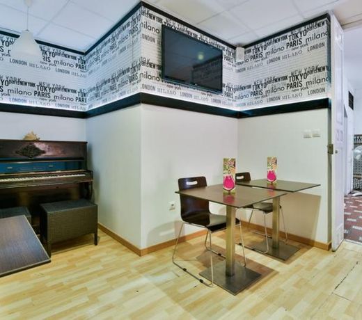 Feel Hostels City Center