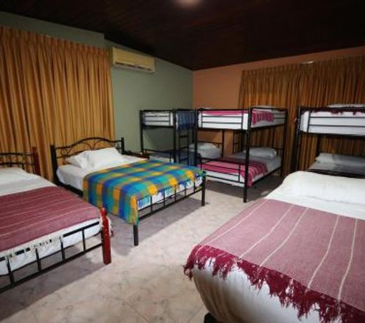 Hostal Cocos Inn