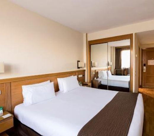 Rafaelhoteles Piramides