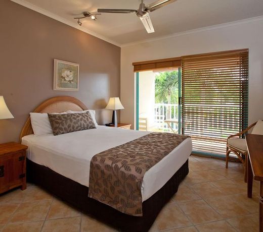 Coral Sands Beachfront Resort