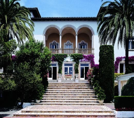 Hotel Roger de Flor by Seleqtta