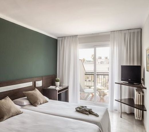 AQUA Hotel Bertran Park