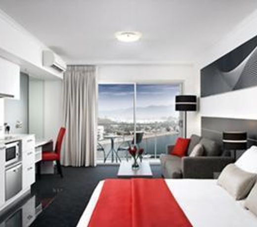 Oaks Townsville Metropole Hotel