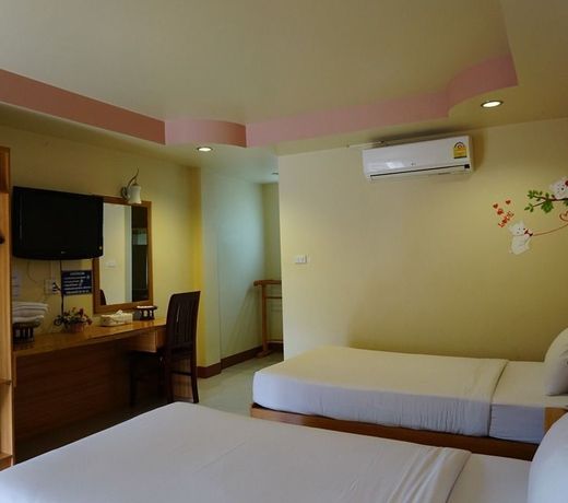 Kumkaew Tawon Palace Hotel