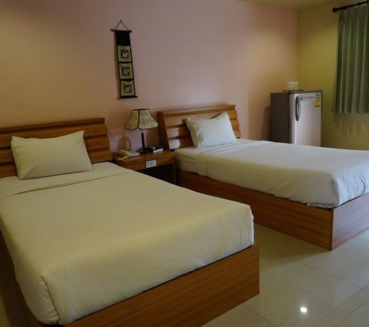 Kumkaew Tawon Palace Hotel