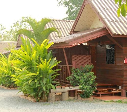 Ruen Mai Ngam Resort