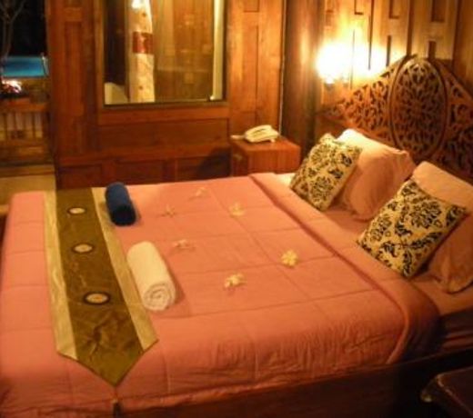 REUNRIMNAM RESORT & RESTAURANT