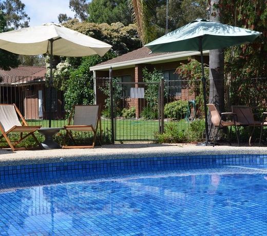 Kingswood Motel