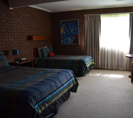 Kingswood Motel