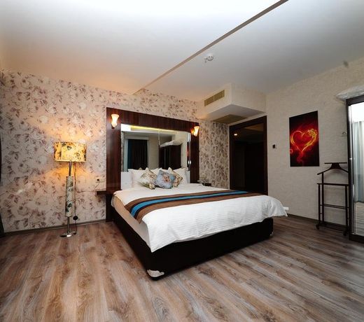 Yucel Hotel