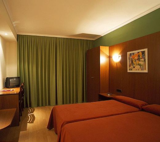 Leon Hotel