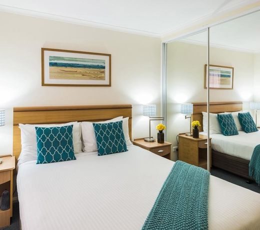 Oaks The Entrance Waterfront Suites