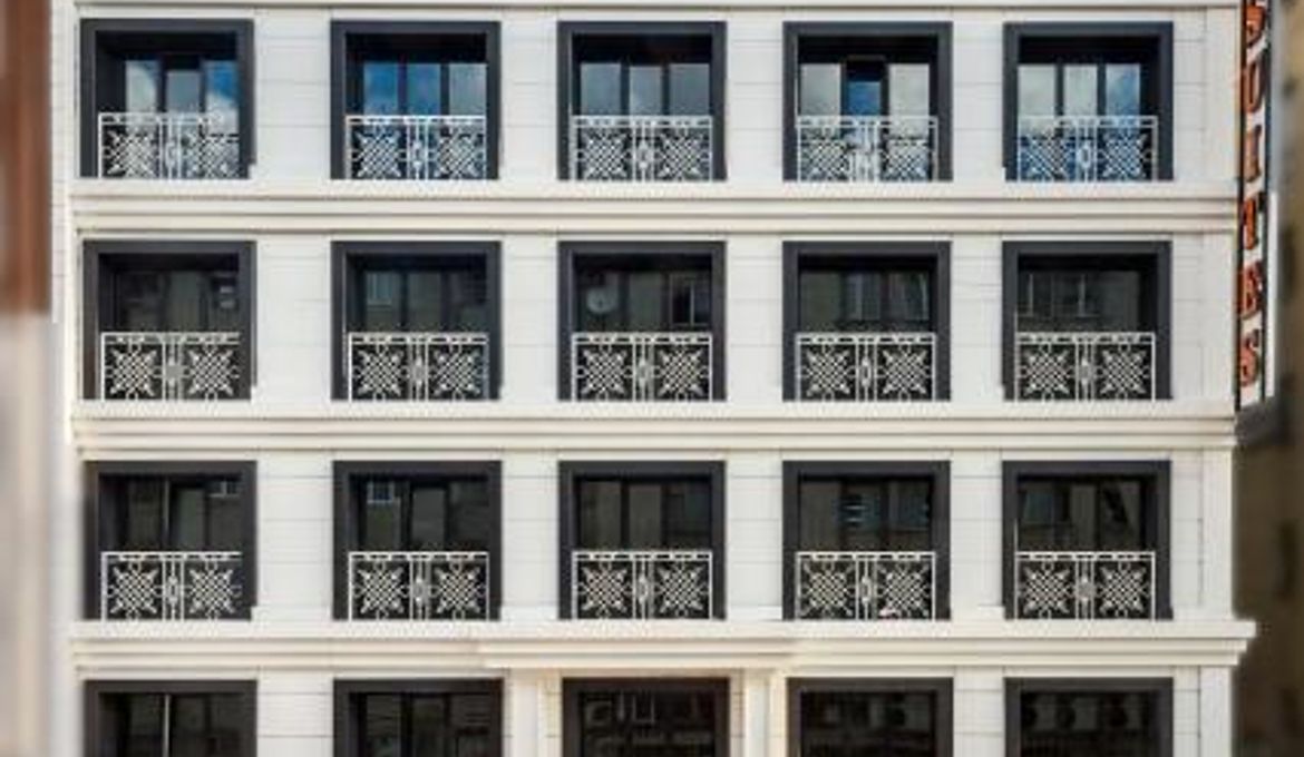 Grand Palace Hotel