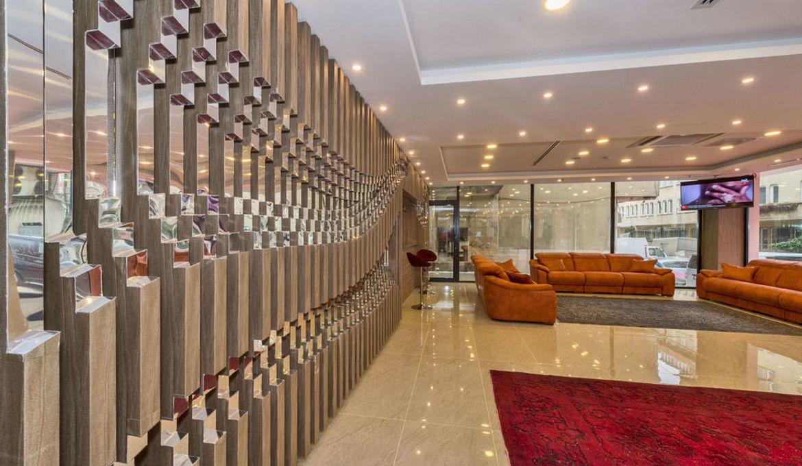 Grand Palace Hotel