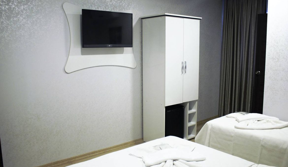 Paradise Airport Hotel