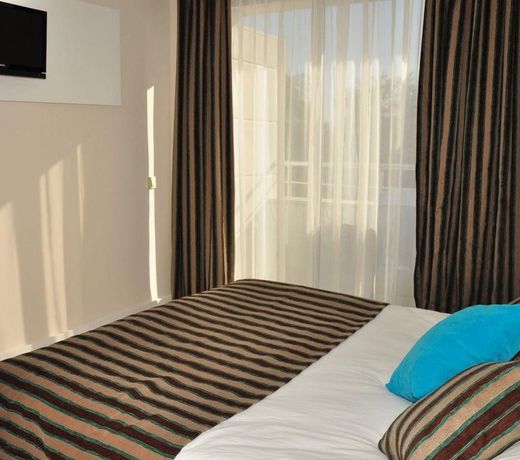 Aura Hotel