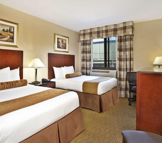 Best Western PLUS Arena Hotel