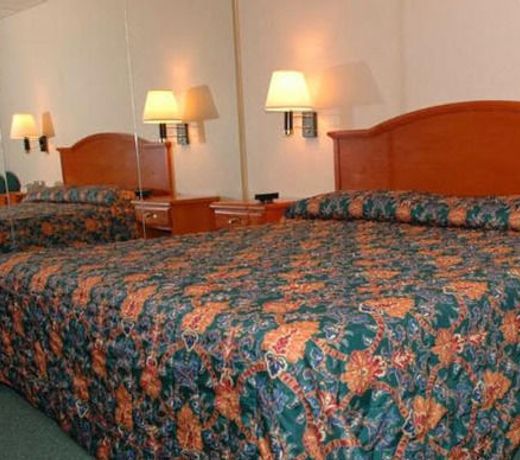 Capri Lynbrook Motor Inn