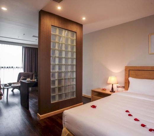 Parkside Sunline Hotel