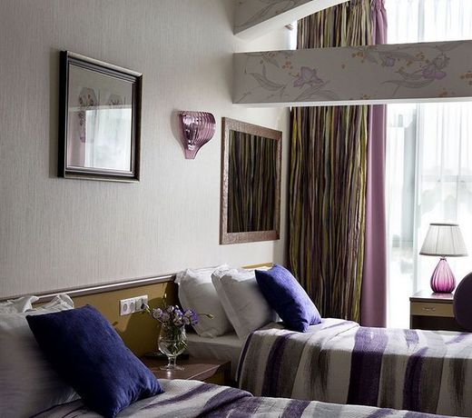 Iris Art Hotel