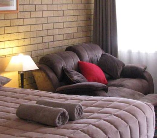 Settlers Motor Inn