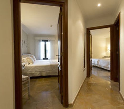 Apartments Galeon Suites