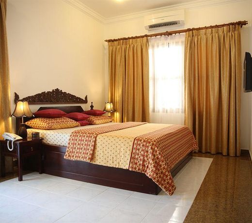 HILARY'S BOUTIQUE HOTEL