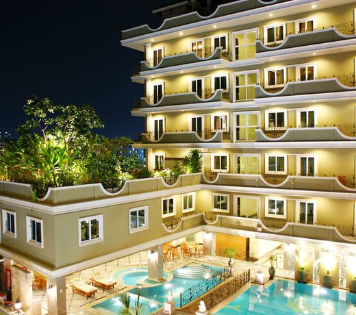 LK Royal Suite