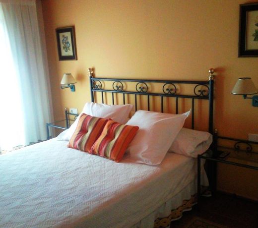Hotel y apartamentos La Casa Rural