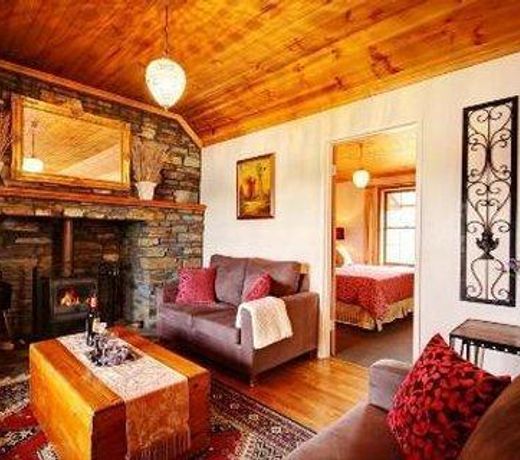 Stonewell Cottages and Vineyards