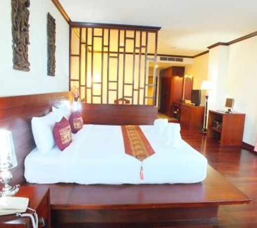 Arawan Riverside Hotel
