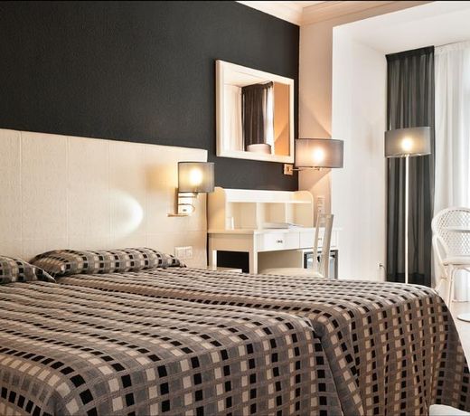 Mònica Hotel