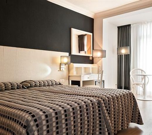 Mònica Hotel
