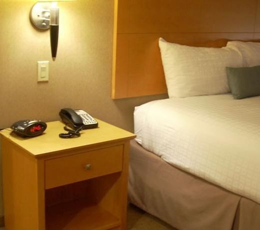 Marco LaGuardia Hotel & Suites