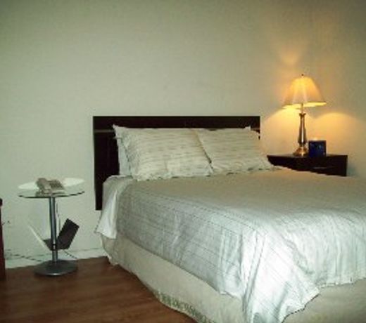Metro Apartments