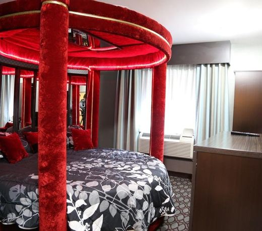 Red Carpet Inn Elmwood