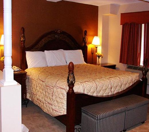 Red Carpet Inn Elmwood