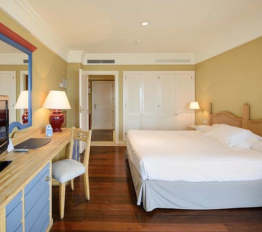 Hotel Playa Victoria
