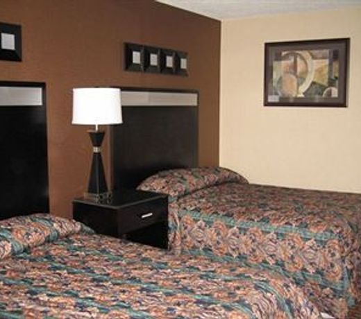 Town House Inn and Suites
