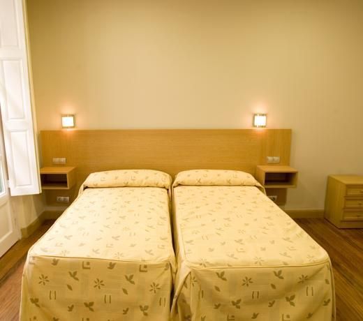 Roquefer Bilbao Central Rooms