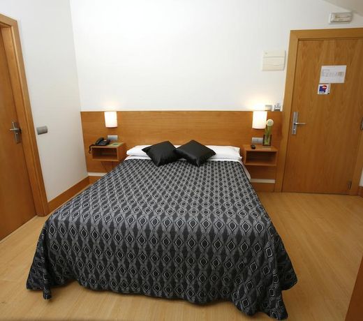 Hotel Bilbao Jardines