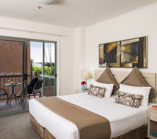 Oaks Sydney Goldsbrough Suites