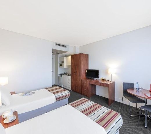 Macleay Hotel